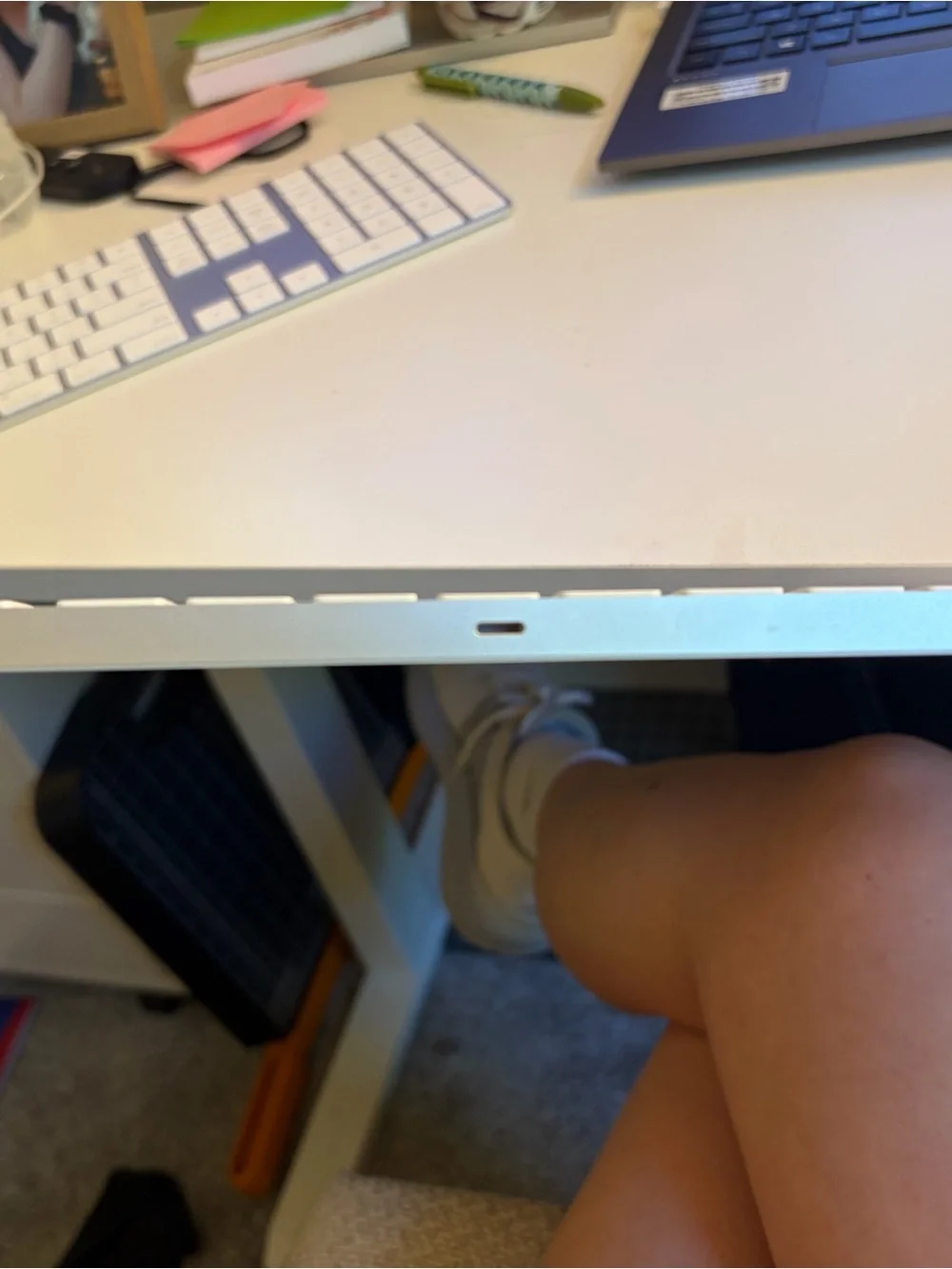 Apple Wireless White Bluetooth Keyboard - Slim Compact
